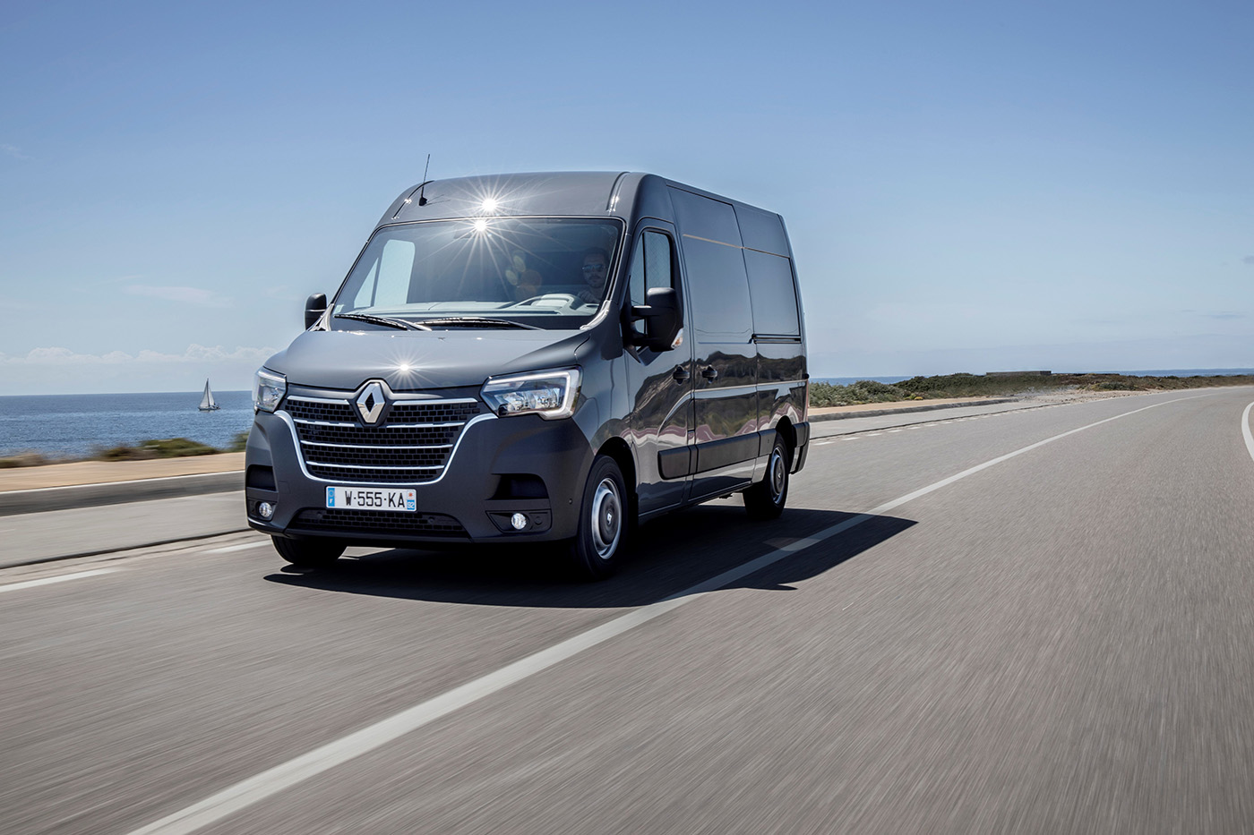 New Renault Master enhanced design, power and driver